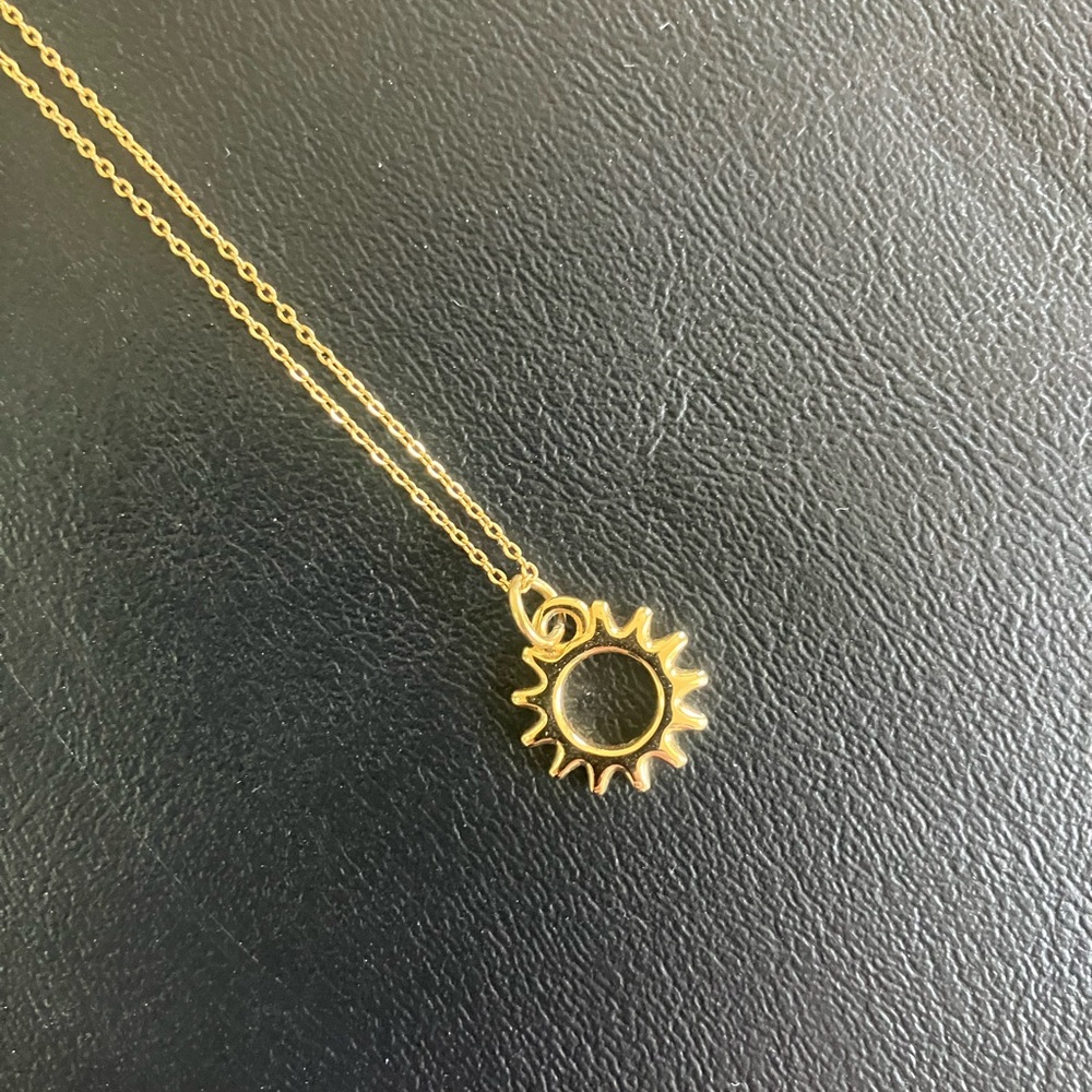 Atolea gold colored necklace, good condition, no signs of wear